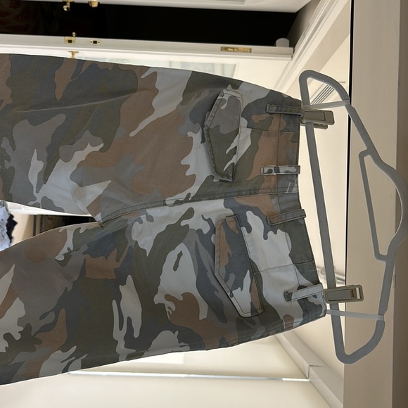 Jeans - Picture 3 of 3